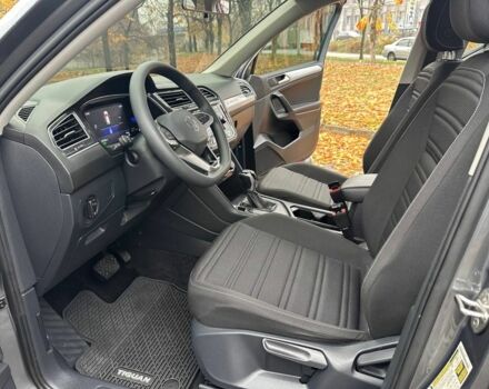 Серый Фольксваген Тигуан, объемом двигателя 2 л и пробегом 95 тыс. км за 22999 $, фото 8 на Automoto.ua