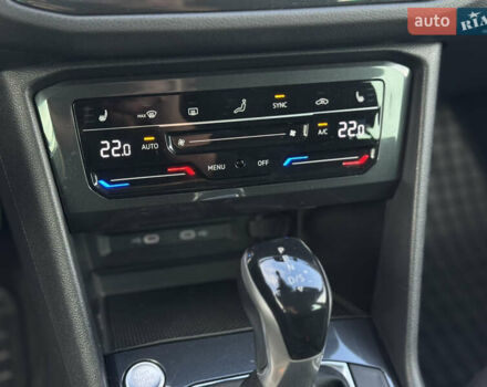 Серый Фольксваген Тигуан, объемом двигателя 1.97 л и пробегом 199 тыс. км за 32000 $, фото 48 на Automoto.ua