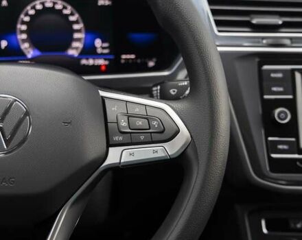 Сірий Фольксваген Тігуан, об'ємом двигуна 2 л та пробігом 2 тис. км за 24200 $, фото 28 на Automoto.ua