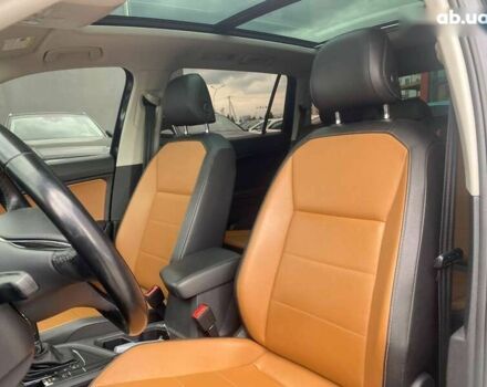 Сірий Фольксваген Тігуан, об'ємом двигуна 2 л та пробігом 131 тис. км за 19500 $, фото 18 на Automoto.ua