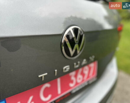 Сірий Фольксваген Тігуан, об'ємом двигуна 2 л та пробігом 21 тис. км за 29999 $, фото 29 на Automoto.ua