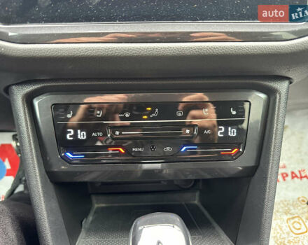 Сірий Фольксваген Тігуан, об'ємом двигуна 2 л та пробігом 21 тис. км за 29999 $, фото 43 на Automoto.ua