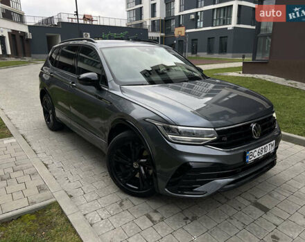 Серый Фольксваген Тигуан, объемом двигателя 1.98 л и пробегом 32 тыс. км за 29500 $, фото 2 на Automoto.ua