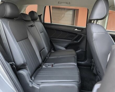 Серый Фольксваген Тигуан, объемом двигателя 2 л и пробегом 239 тыс. км за 20500 $, фото 5 на Automoto.ua