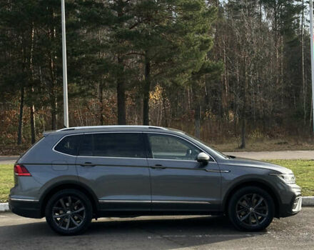 Серый Фольксваген Тигуан, объемом двигателя 1.97 л и пробегом 199 тыс. км за 32500 $, фото 3 на Automoto.ua