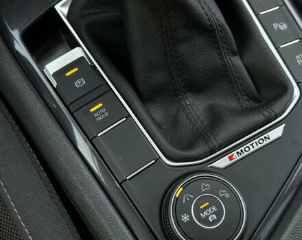 Серый Фольксваген Тигуан, объемом двигателя 1.97 л и пробегом 199 тыс. км за 32500 $, фото 26 на Automoto.ua