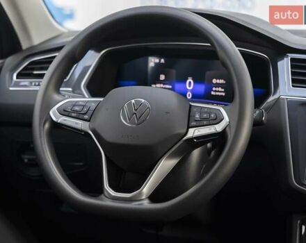 Сірий Фольксваген Тігуан, об'ємом двигуна 2 л та пробігом 2 тис. км за 24200 $, фото 30 на Automoto.ua