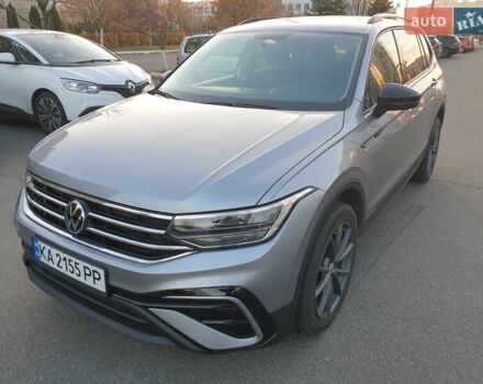 Серый Фольксваген Тигуан, объемом двигателя 1.98 л и пробегом 37 тыс. км за 21500 $, фото 2 на Automoto.ua