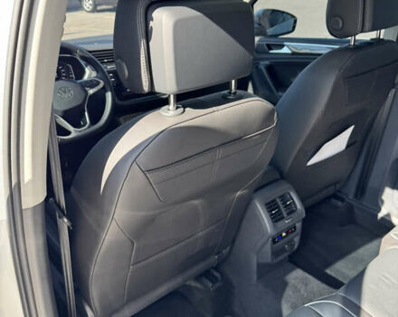 Сірий Фольксваген Тігуан, об'ємом двигуна 1.97 л та пробігом 15 тис. км за 39500 $, фото 34 на Automoto.ua