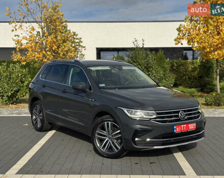 Серый Фольксваген Тигуан, объемом двигателя 1.97 л и пробегом 199 тыс. км за 31999 $, фото 3 на Automoto.ua