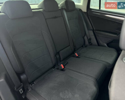 Серый Фольксваген Тигуан, объемом двигателя 1.97 л и пробегом 199 тыс. км за 32000 $, фото 35 на Automoto.ua