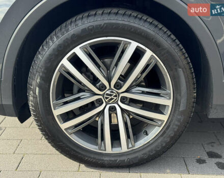 Серый Фольксваген Тигуан, объемом двигателя 1.97 л и пробегом 199 тыс. км за 32000 $, фото 84 на Automoto.ua