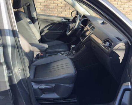 Сірий Фольксваген Тігуан, об'ємом двигуна 2 л та пробігом 97 тис. км за 24300 $, фото 9 на Automoto.ua