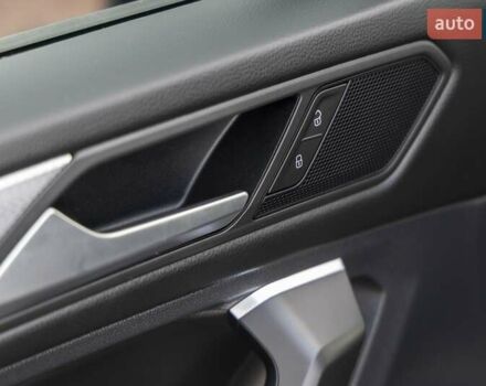 Сірий Фольксваген Тігуан, об'ємом двигуна 2 л та пробігом 2 тис. км за 24200 $, фото 19 на Automoto.ua