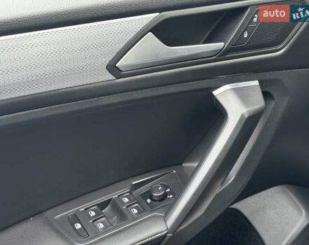 Серый Фольксваген Тигуан, объемом двигателя 2 л и пробегом 50 тыс. км за 22900 $, фото 24 на Automoto.ua