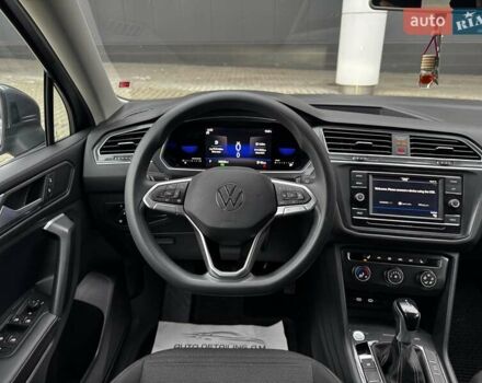 Серый Фольксваген Тигуан, объемом двигателя 2 л и пробегом 50 тыс. км за 22900 $, фото 17 на Automoto.ua