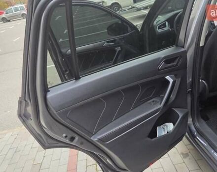 Серый Фольксваген Тигуан, объемом двигателя 1.98 л и пробегом 106 тыс. км за 23000 $, фото 12 на Automoto.ua