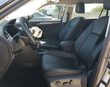 Серый Фольксваген Тигуан, объемом двигателя 2 л и пробегом 29 тыс. км за 15900 $, фото 6 на Automoto.ua