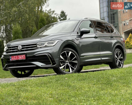 Сірий Фольксваген Тігуан, об'ємом двигуна 2 л та пробігом 21 тис. км за 29999 $, фото 2 на Automoto.ua