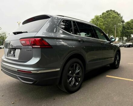 Сірий Фольксваген Тігуан, об'ємом двигуна 2 л та пробігом 27 тис. км за 11900 $, фото 3 на Automoto.ua