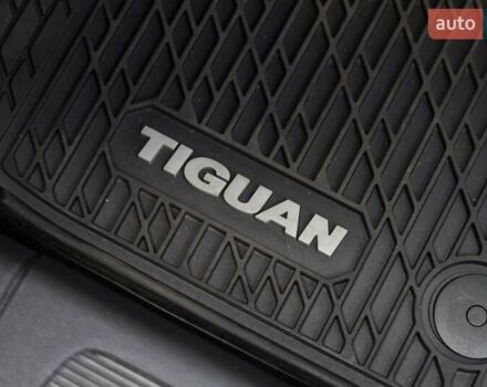 Сірий Фольксваген Тігуан, об'ємом двигуна 2 л та пробігом 2 тис. км за 24200 $, фото 21 на Automoto.ua