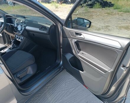 Серый Фольксваген Тигуан, объемом двигателя 2 л и пробегом 93 тыс. км за 23333 $, фото 14 на Automoto.ua