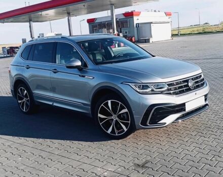 Сірий Фольксваген Тігуан, об'ємом двигуна 2 л та пробігом 11 тис. км за 20300 $, фото 2 на Automoto.ua