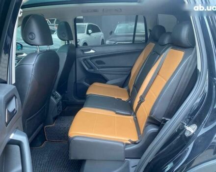 Сірий Фольксваген Тігуан, об'ємом двигуна 2 л та пробігом 131 тис. км за 19500 $, фото 19 на Automoto.ua