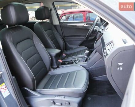 Сірий Фольксваген Тігуан, об'ємом двигуна 1.97 л та пробігом 14 тис. км за 41000 $, фото 9 на Automoto.ua