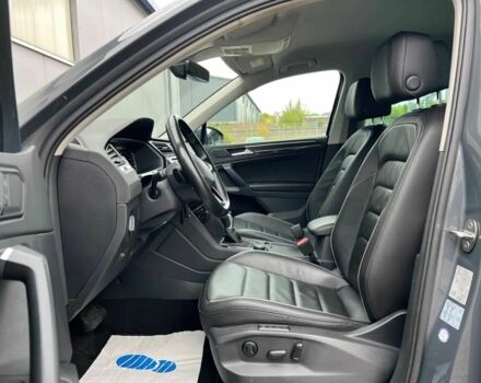 Серый Фольксваген Тигуан, объемом двигателя 2 л и пробегом 13 тыс. км за 17000 $, фото 6 на Automoto.ua