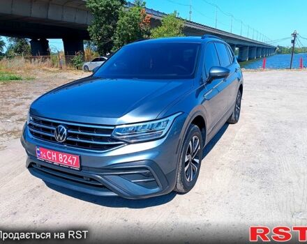 Сірий Фольксваген Тігуан, об'ємом двигуна 2 л та пробігом 93 тис. км за 23999 $, фото 3 на Automoto.ua