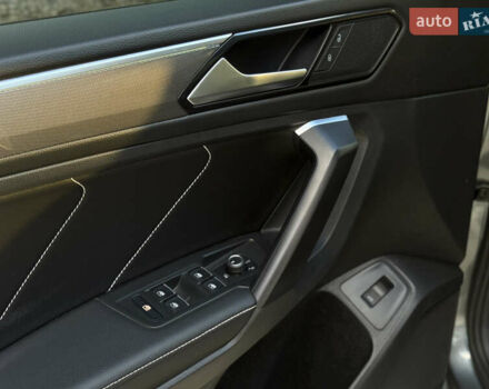 Серый Фольксваген Тигуан, объемом двигателя 1.98 л и пробегом 59 тыс. км за 26900 $, фото 17 на Automoto.ua