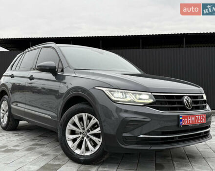 Серый Фольксваген Тигуан, объемом двигателя 1.97 л и пробегом 158 тыс. км за 28999 $, фото 3 на Automoto.ua