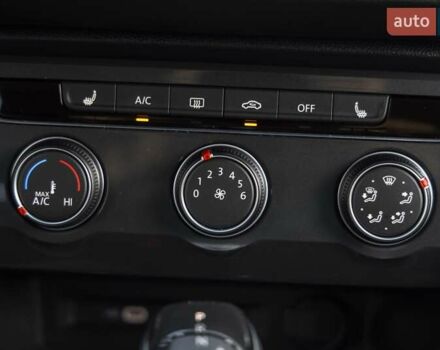 Сірий Фольксваген Тігуан, об'ємом двигуна 2 л та пробігом 2 тис. км за 24200 $, фото 33 на Automoto.ua