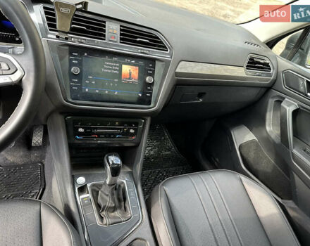 Серый Фольксваген Тигуан, объемом двигателя 1.98 л и пробегом 38 тыс. км за 25000 $, фото 7 на Automoto.ua
