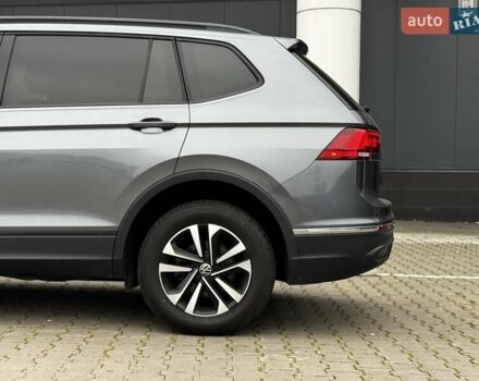 Серый Фольксваген Тигуан, объемом двигателя 2 л и пробегом 50 тыс. км за 22900 $, фото 5 на Automoto.ua