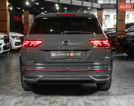 Сірий Фольксваген Тігуан, об'ємом двигуна 1.97 л та пробігом 21 тис. км за 33900 $, фото 3 на Automoto.ua