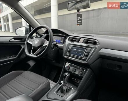 Серый Фольксваген Тигуан, объемом двигателя 2 л и пробегом 50 тыс. км за 22900 $, фото 15 на Automoto.ua