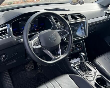 Серый Фольксваген Тигуан, объемом двигателя 2 л и пробегом 15 тыс. км за 22500 $, фото 4 на Automoto.ua