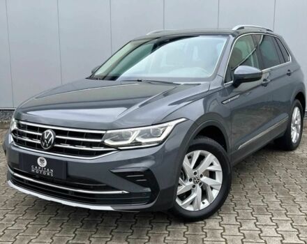 Серый Фольксваген Тигуан, объемом двигателя 2 л и пробегом 13 тыс. км за 17000 $, фото 2 на Automoto.ua