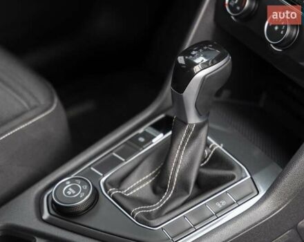 Сірий Фольксваген Тігуан, об'ємом двигуна 2 л та пробігом 2 тис. км за 24200 $, фото 38 на Automoto.ua