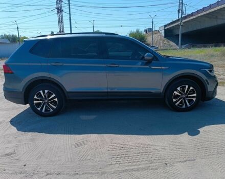 Серый Фольксваген Тигуан, объемом двигателя 2 л и пробегом 93 тыс. км за 23333 $, фото 6 на Automoto.ua