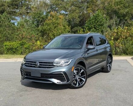 Сірий Фольксваген Тігуан, об'ємом двигуна 2 л та пробігом 26 тис. км за 21200 $, фото 2 на Automoto.ua