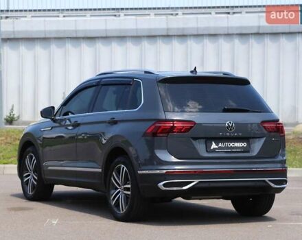 Сірий Фольксваген Тігуан, об'ємом двигуна 1.97 л та пробігом 14 тис. км за 41000 $, фото 3 на Automoto.ua