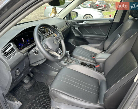 Серый Фольксваген Тигуан, объемом двигателя 1.98 л и пробегом 38 тыс. км за 25000 $, фото 4 на Automoto.ua