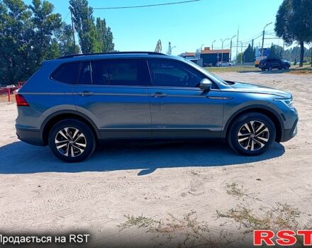Сірий Фольксваген Тігуан, об'ємом двигуна 2 л та пробігом 93 тис. км за 23999 $, фото 2 на Automoto.ua