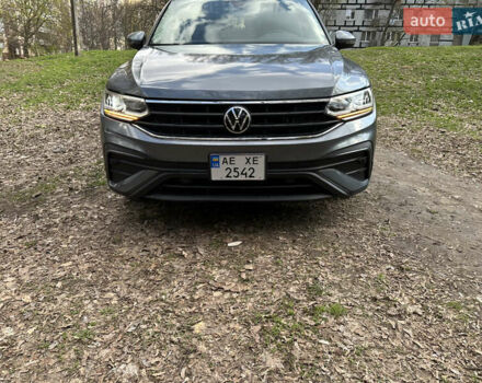 Серый Фольксваген Тигуан, объемом двигателя 1.98 л и пробегом 38 тыс. км за 25000 $, фото 10 на Automoto.ua