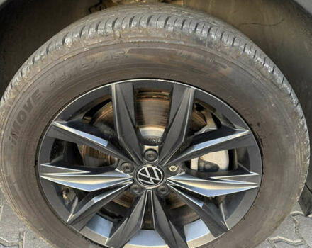 Серый Фольксваген Тигуан, объемом двигателя 1.98 л и пробегом 60 тыс. км за 28300 $, фото 11 на Automoto.ua