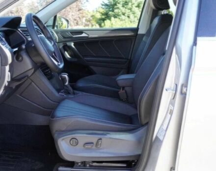 Сірий Фольксваген Тігуан, об'ємом двигуна 2 л та пробігом 26 тис. км за 18000 $, фото 7 на Automoto.ua