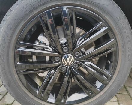 Сірий Фольксваген Тігуан, об'ємом двигуна 2 л та пробігом 30 тис. км за 25000 $, фото 7 на Automoto.ua